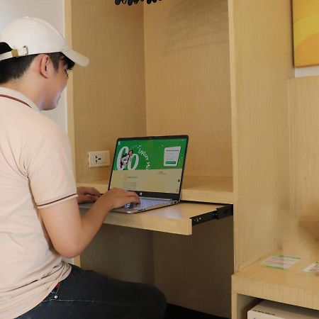ゴー ホテルズ エルミタ マニラ市 エクステリア 写真